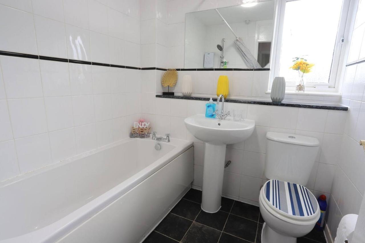 Family And Contractors Hs2 Nec Airport 3Beds Homebase Birmingham Exteriör bild